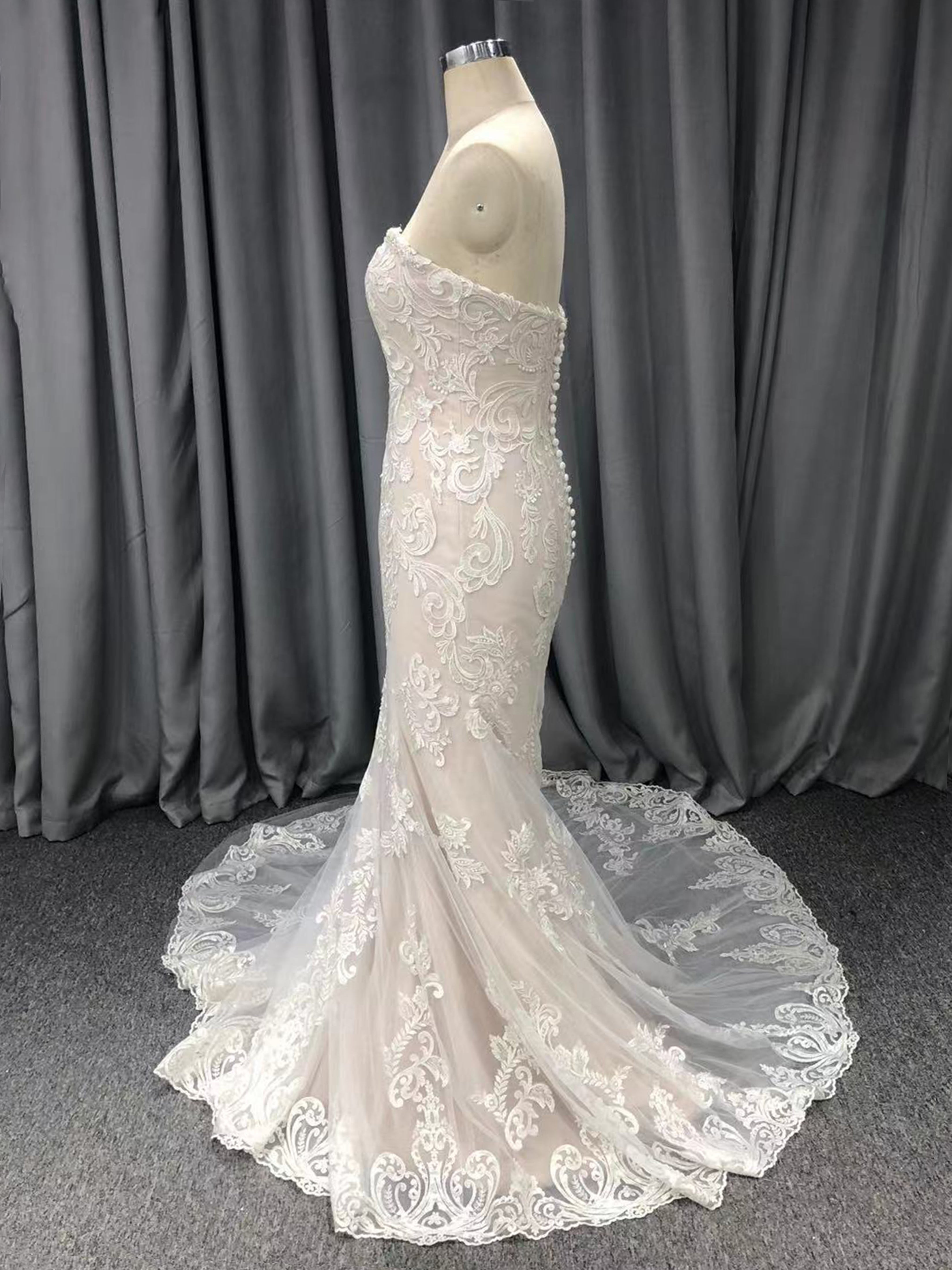 Lace Sweetheart  Neck Strapless Mermaid Wedding Dress With Train C0004