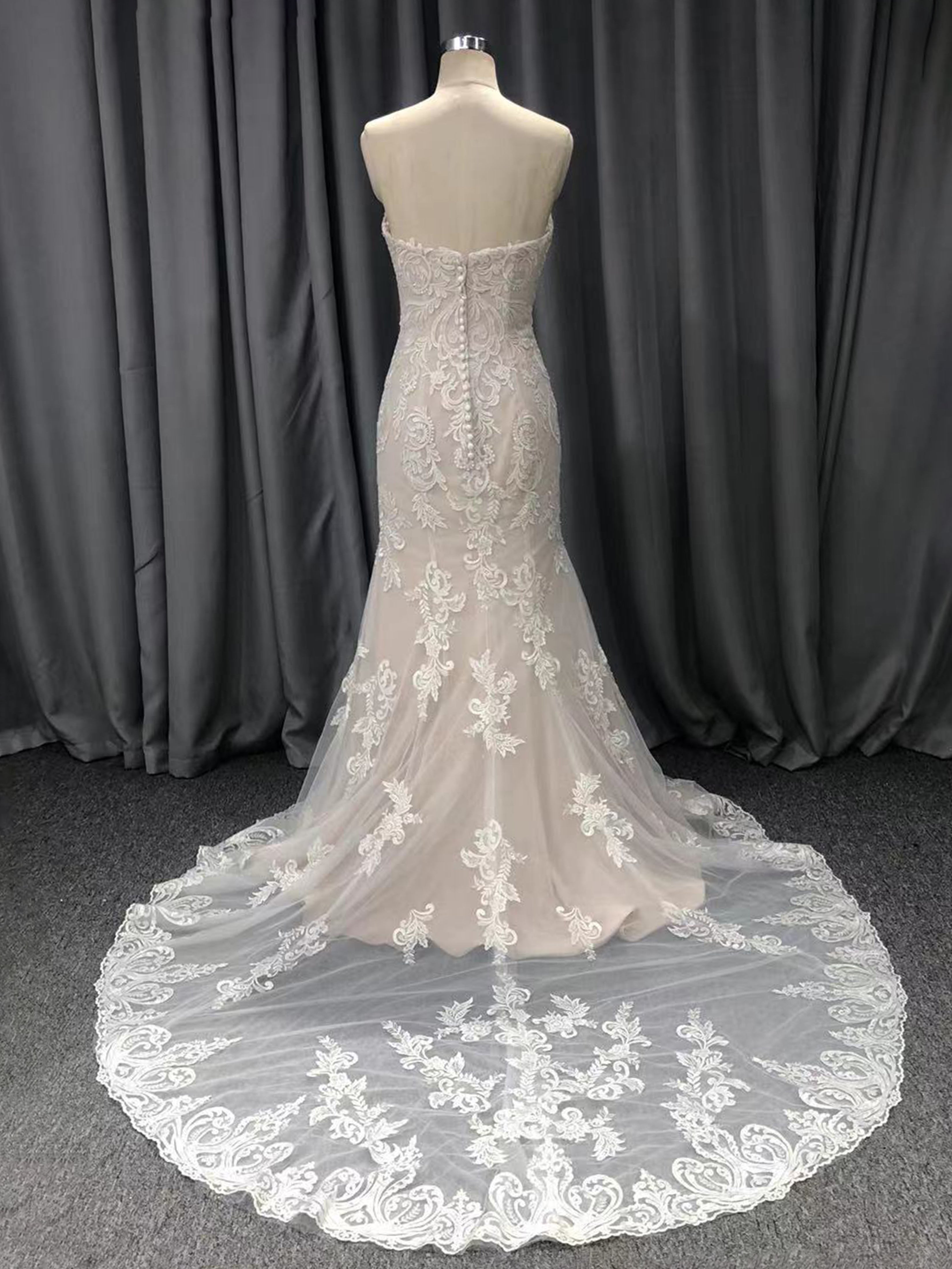 Lace Sweetheart  Neck Strapless Mermaid Wedding Dress With Train C0004