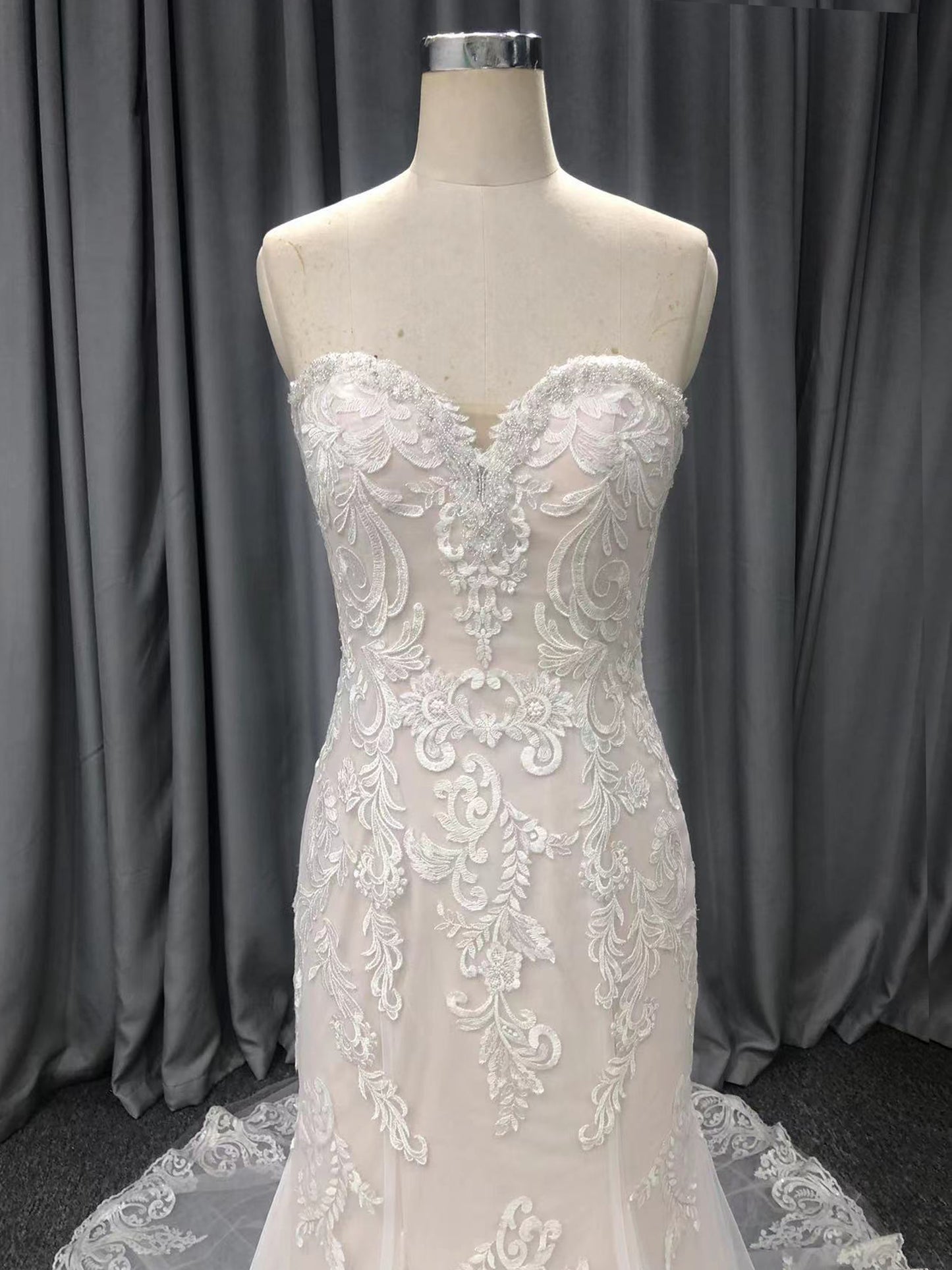 Lace Sweetheart  Neck Strapless Mermaid Wedding Dress With Train C0004