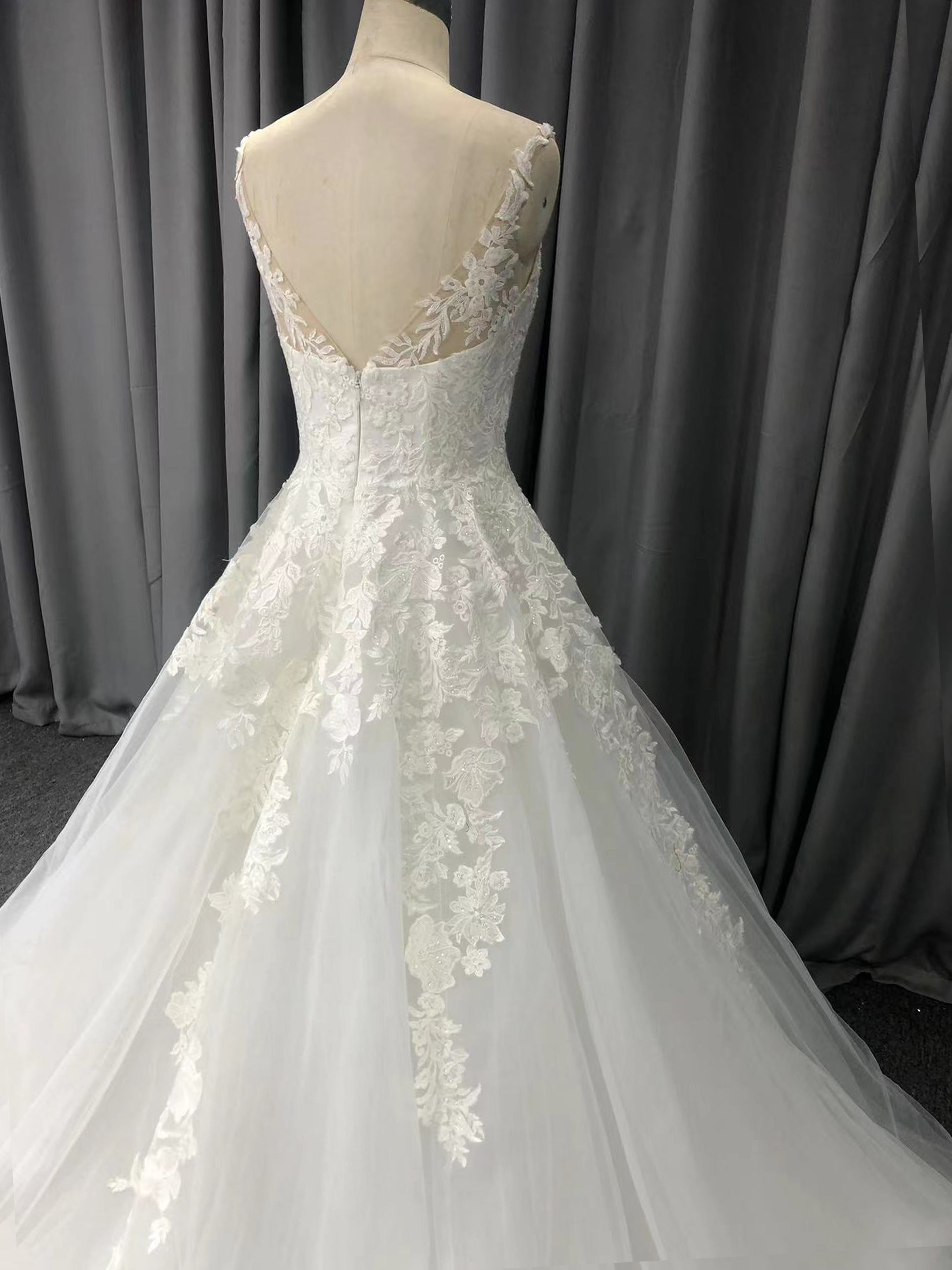 A-line Lace Appliques  Straps Wedding Dress With Train C0007