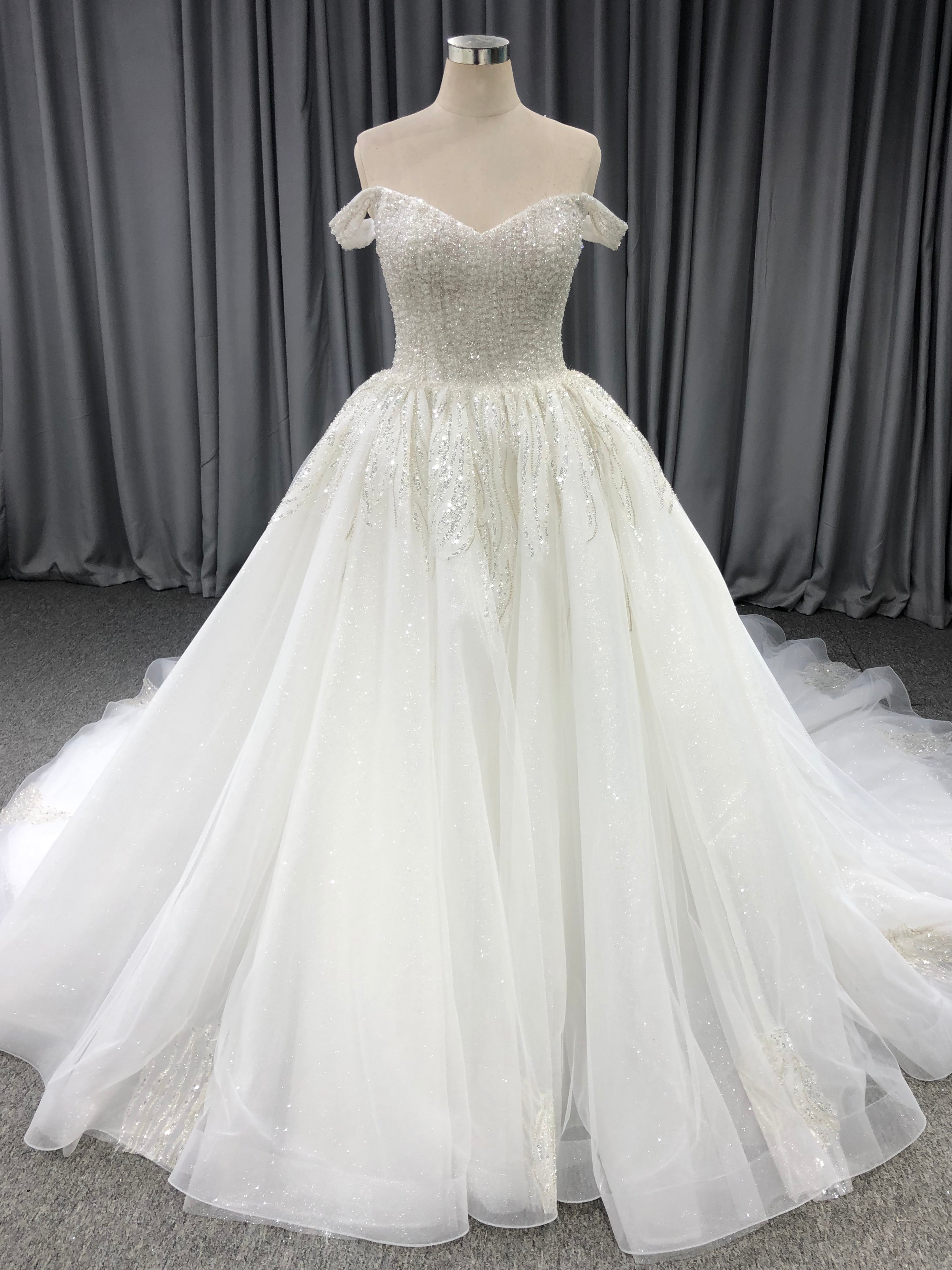 Sweetheart Neck Off The Should Tulle With Lace Appliques A-line Weddin