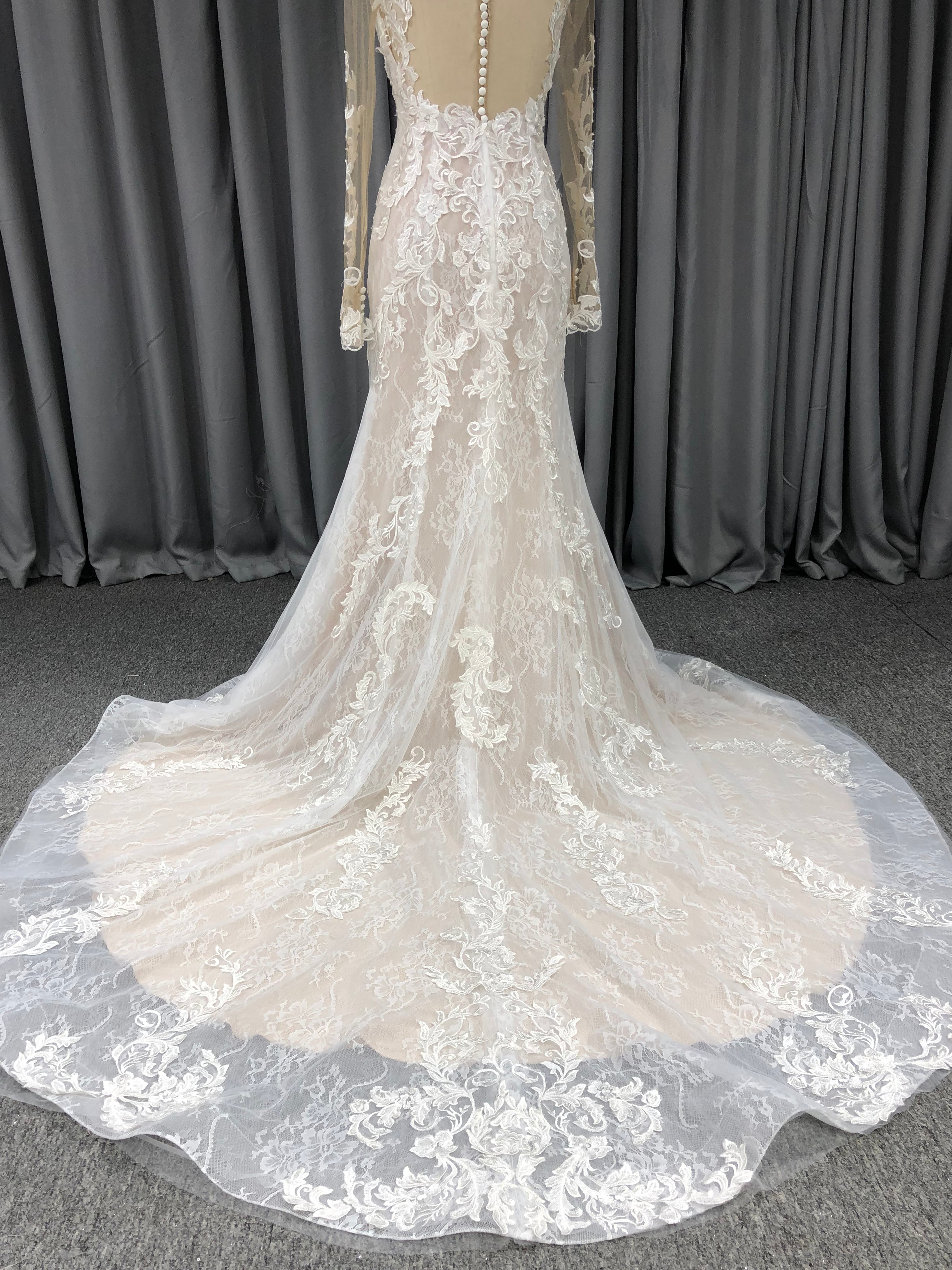 Long sleeves  Lace  Mermaid  Wedding Dress With Train C0019