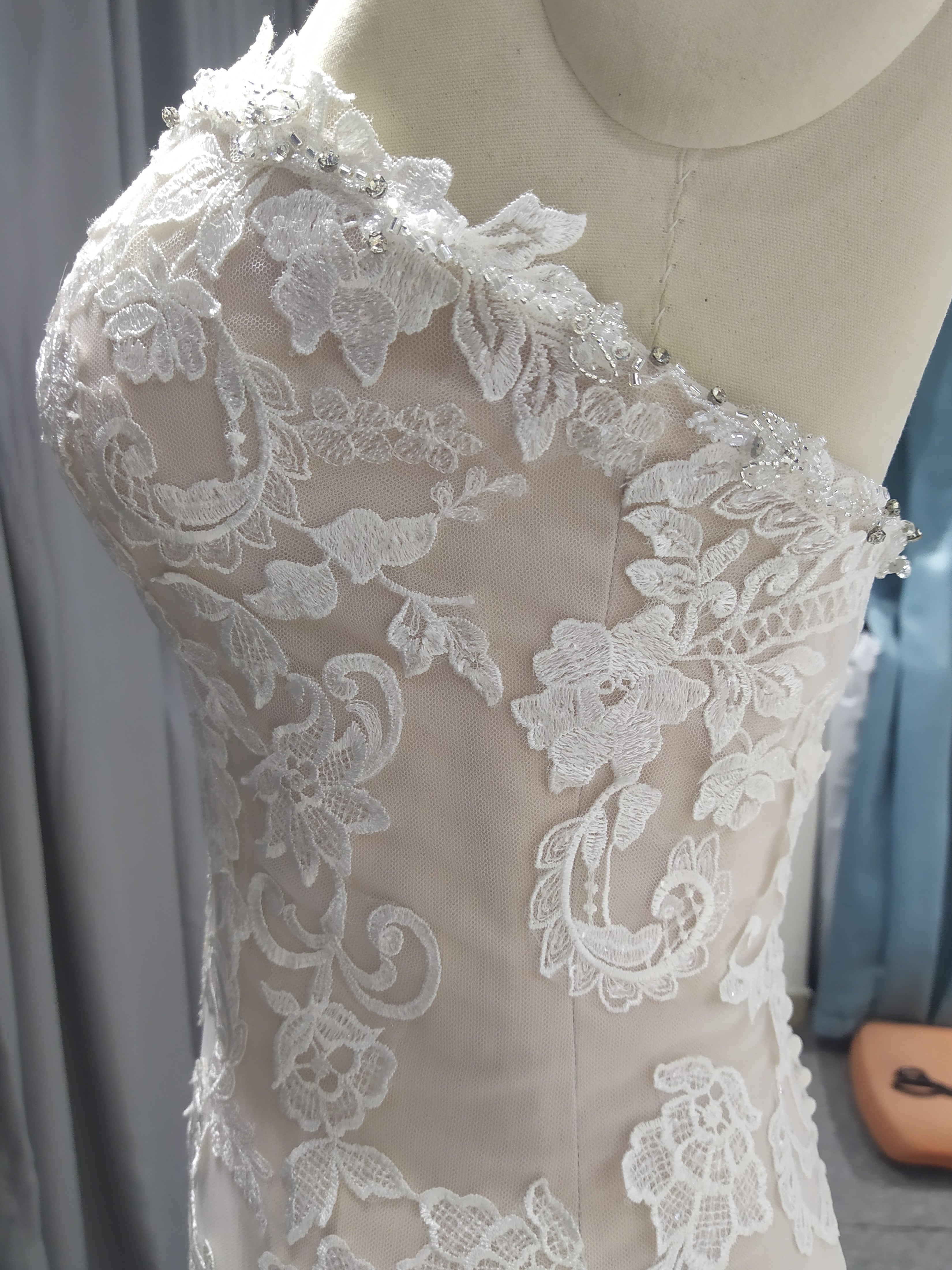 Sweetheart Neck Lace Mermaid Wedding Dress With Train C0026