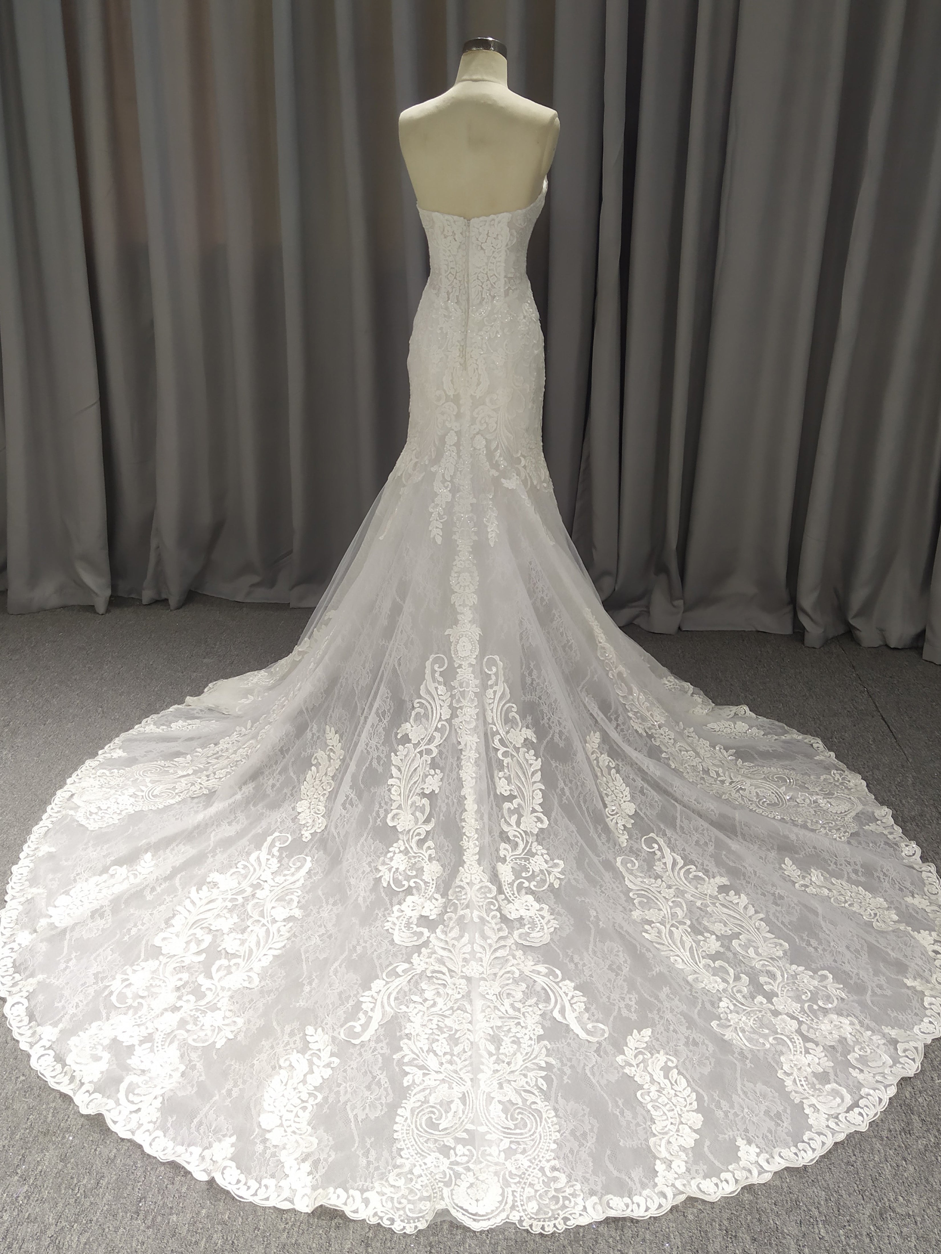 Sweetheart Neck  Lace Mermaid  Wedding Dress With Train C0030