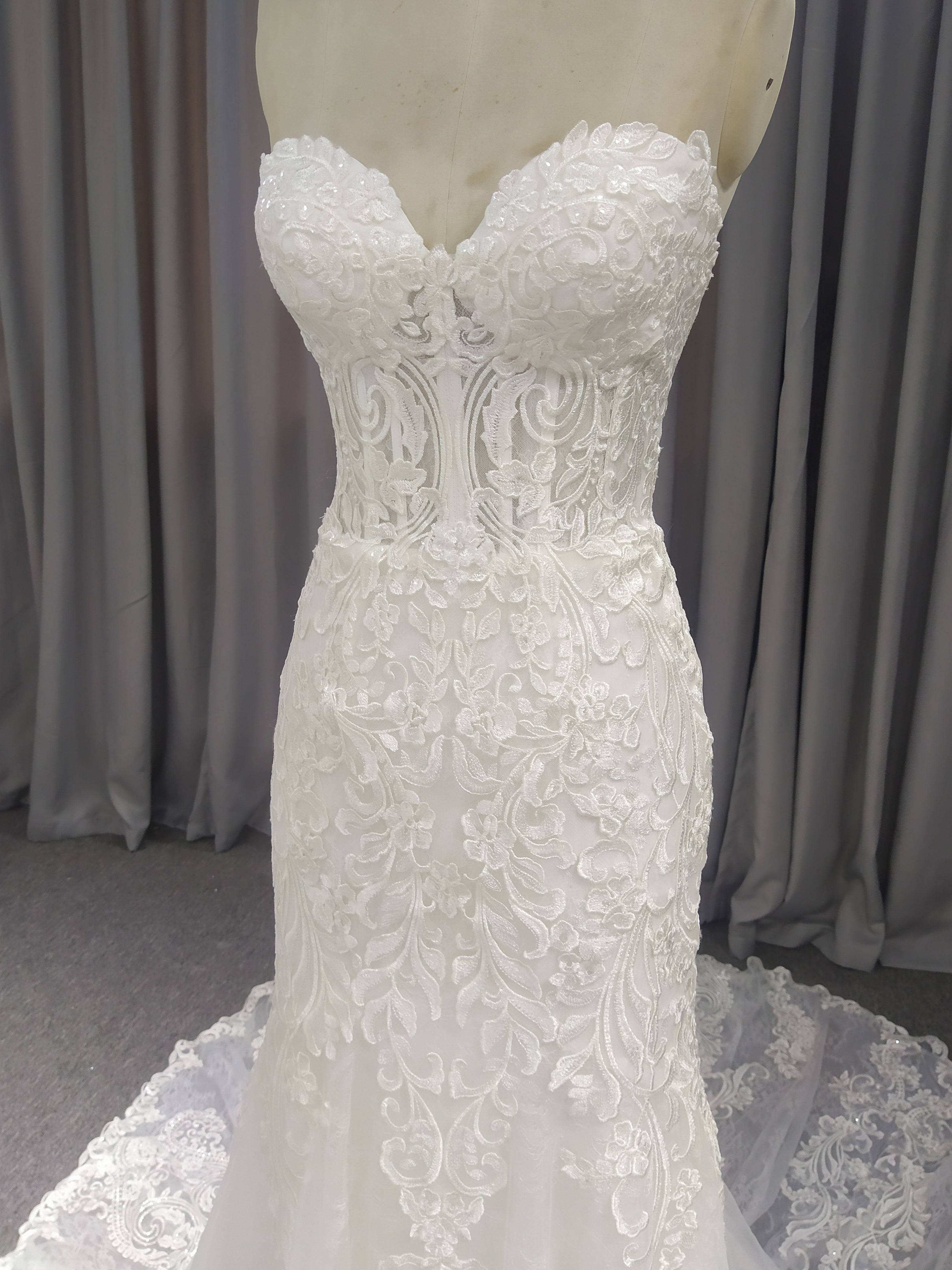 Sweetheart Neck  Lace Mermaid  Wedding Dress With Train C0030