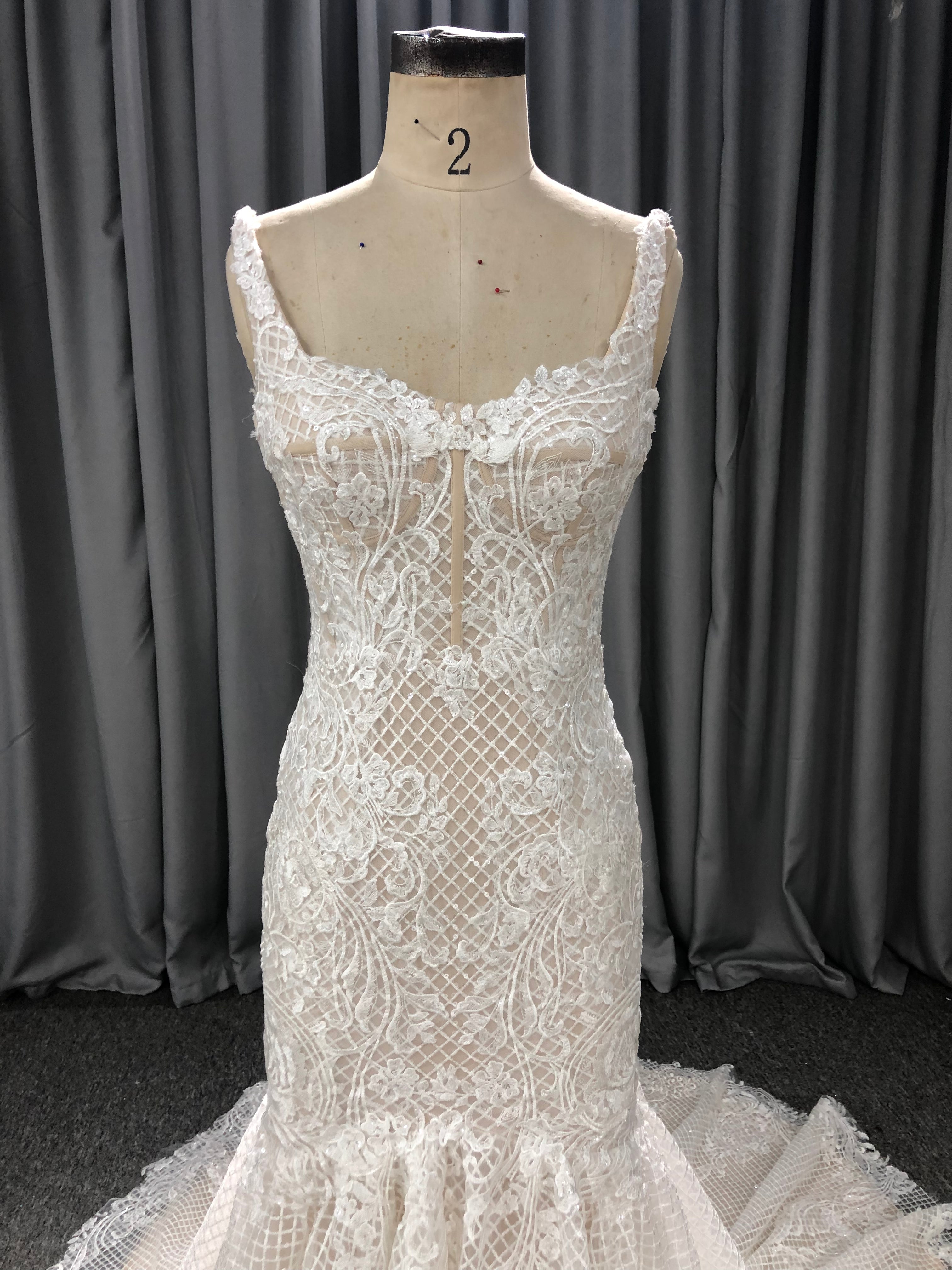 Chic Mermaid Lace Bodice V Back Wedding Dress