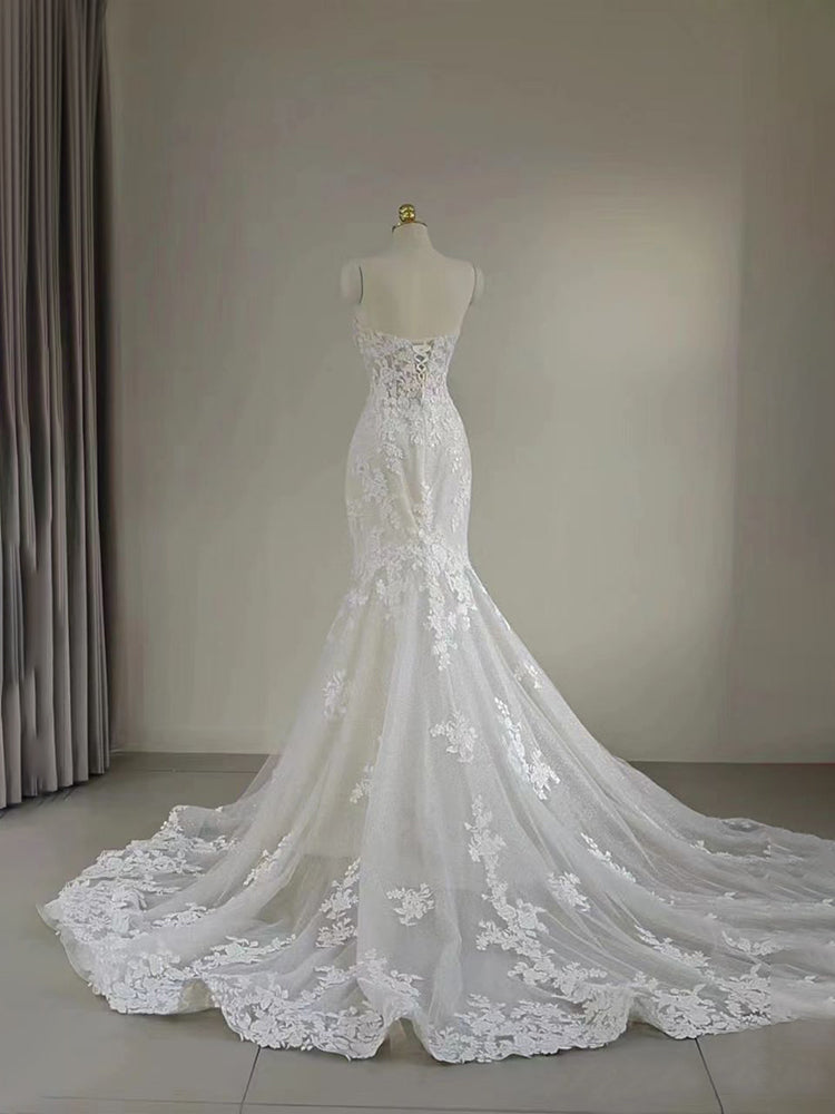 Elegant Mermaid Sweetheart Lace Appliques Wedding Dress With Train