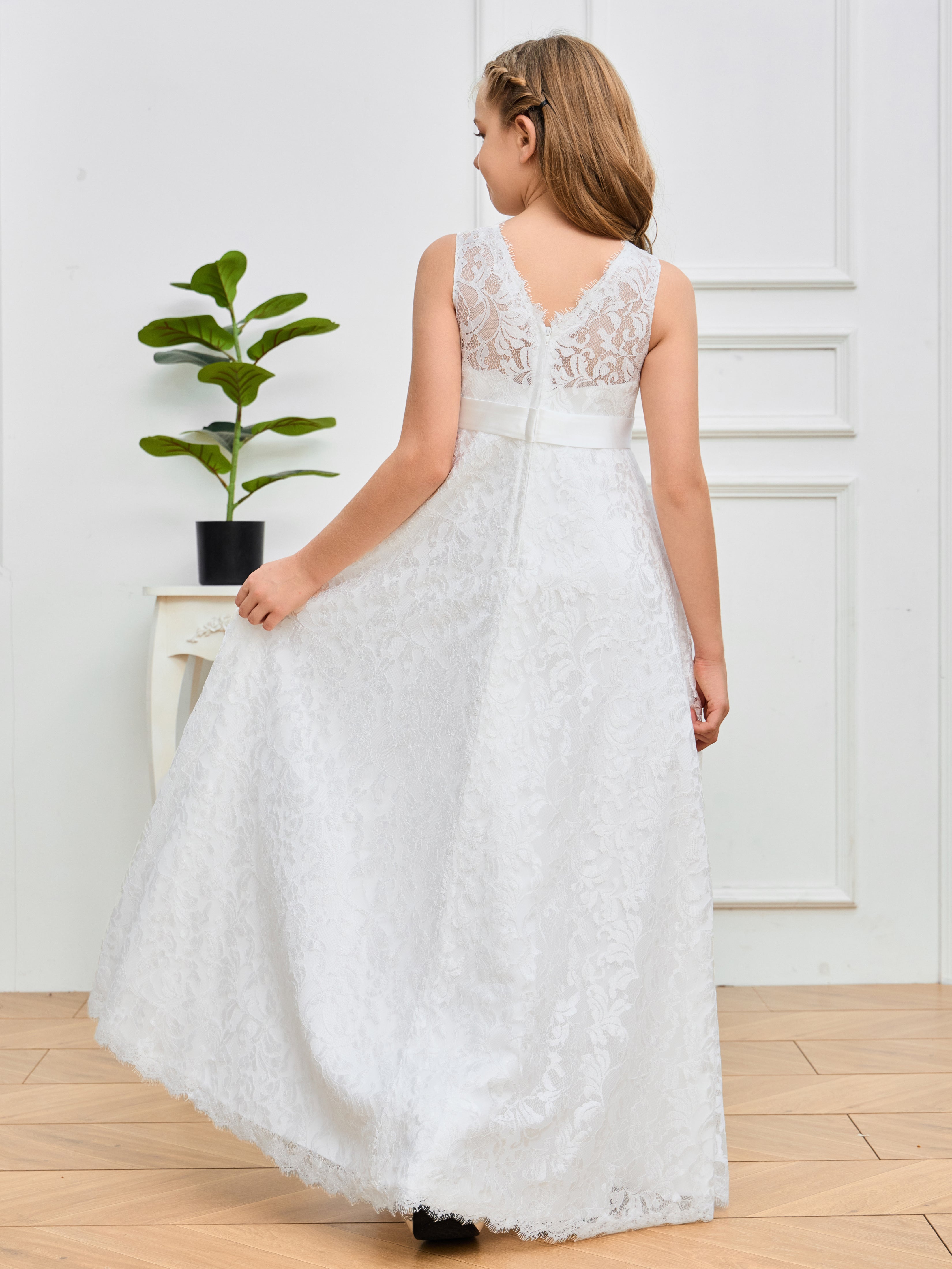 Elegant Sleeveless Lace Flower Girl Dress