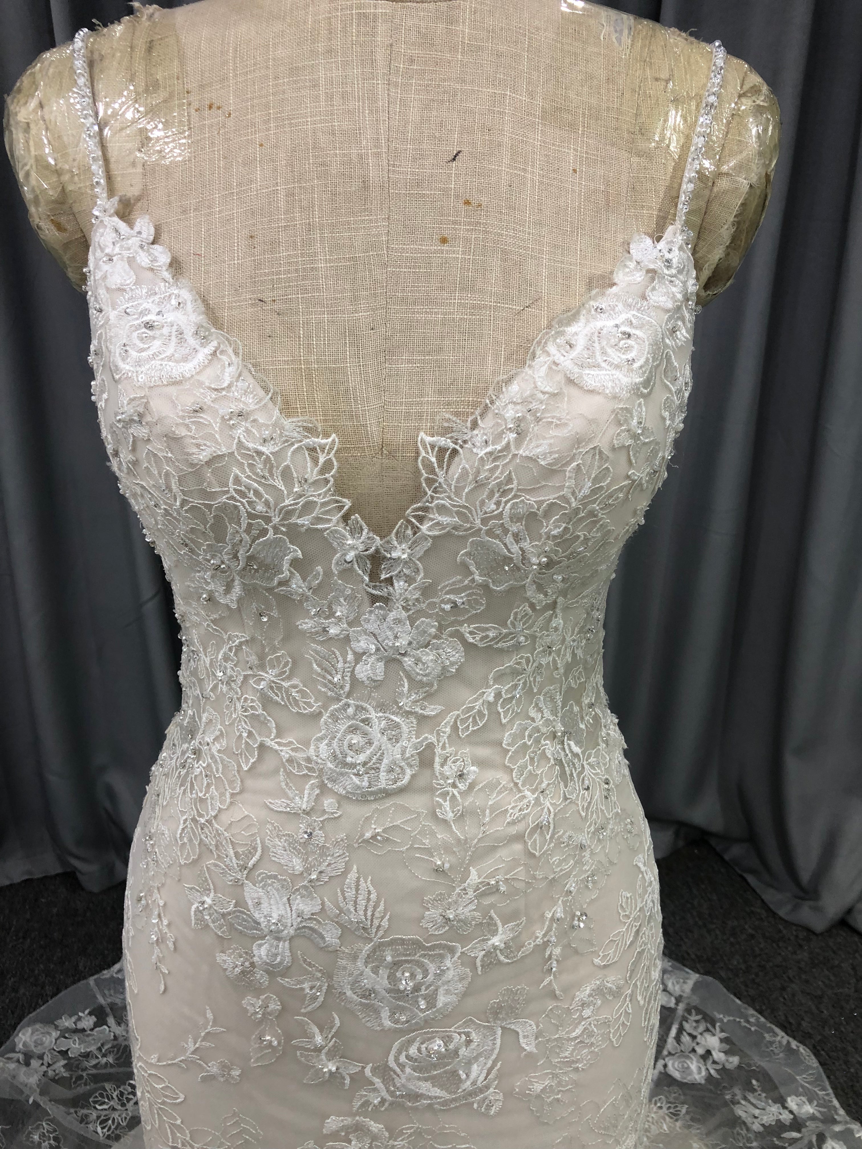 Spaghetti Straps V-Neck Mermaid Lace Appliqued Wedding Dress