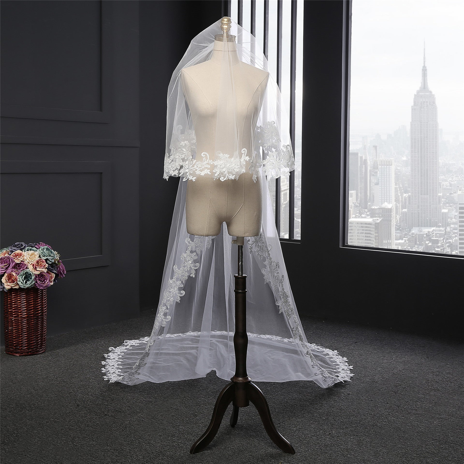 Wedding Veil Two-Tier Lace Edge Tulle Cathedral Veils Appliques TS9014